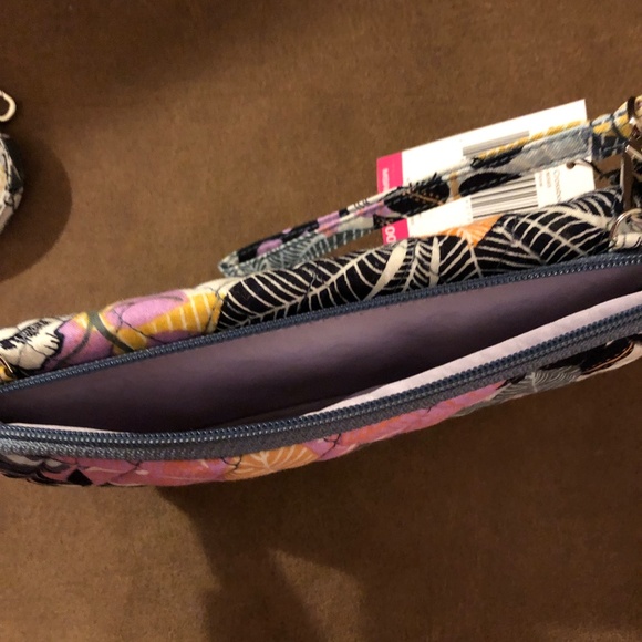 Vera Bradley wallet crossbody, palm floral, NWT, - Picture 4 of 7